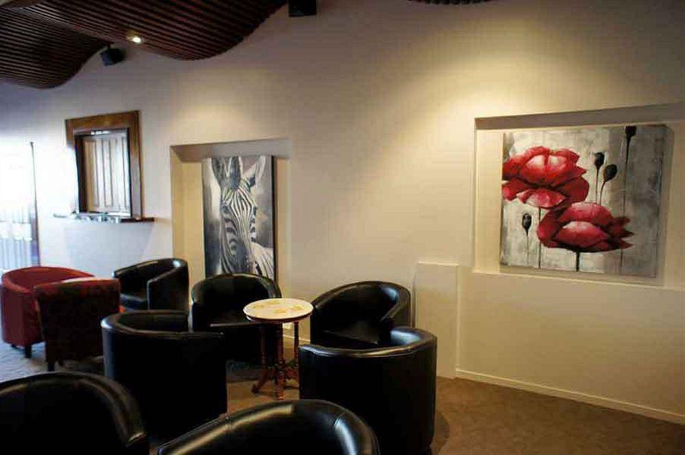 Lees Hotel Ingham Esterno foto