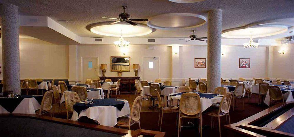 Lees Hotel Ingham Esterno foto
