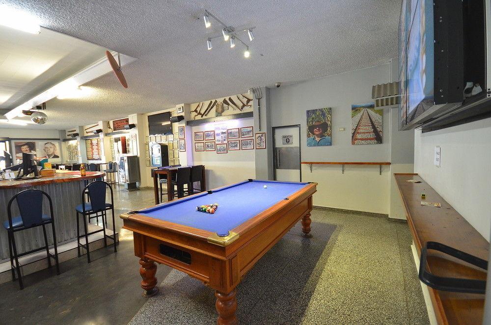 Lees Hotel Ingham Esterno foto